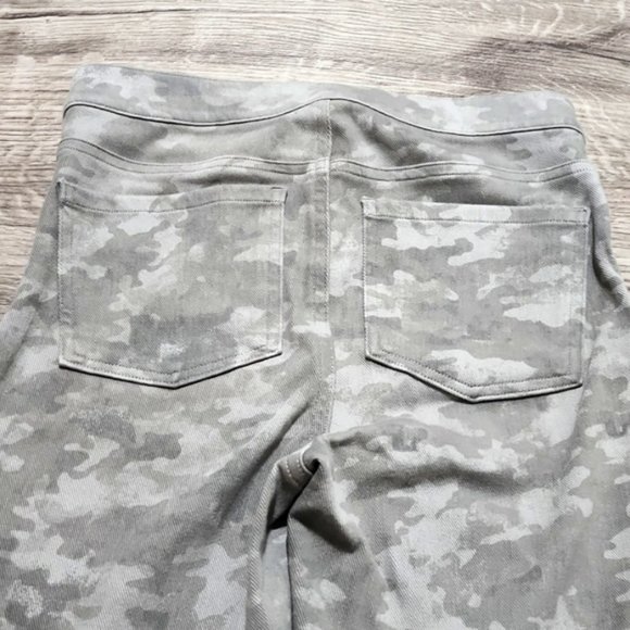 Super soft SPANX light camo Jean-ish Leggings - Picture 6 of 6